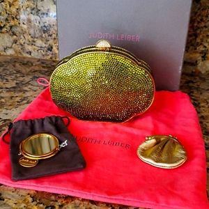 Judith Leiber Fullbead Clutch / Shoulder Bag NIB
